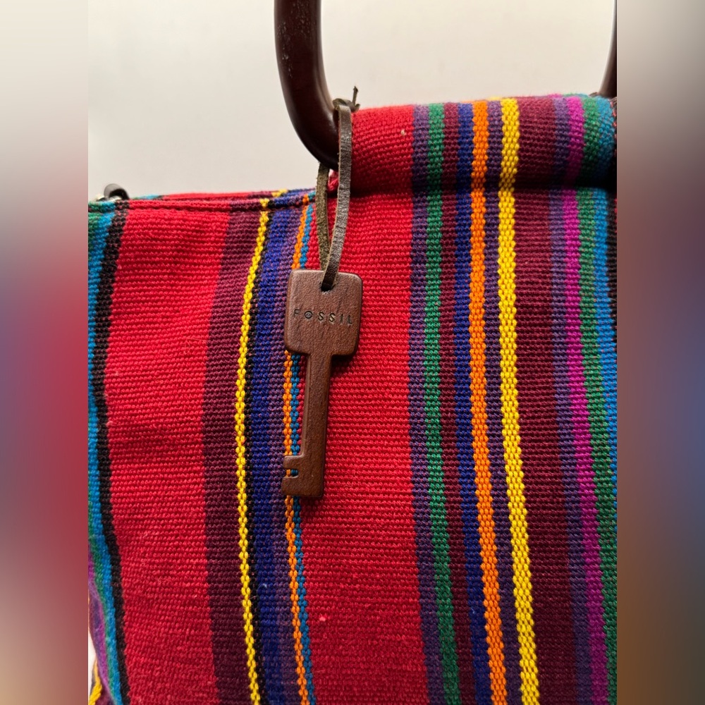 Fossil red multicolor woven handbag with wooden ring handles might missing strap - Picture 6 of 10
